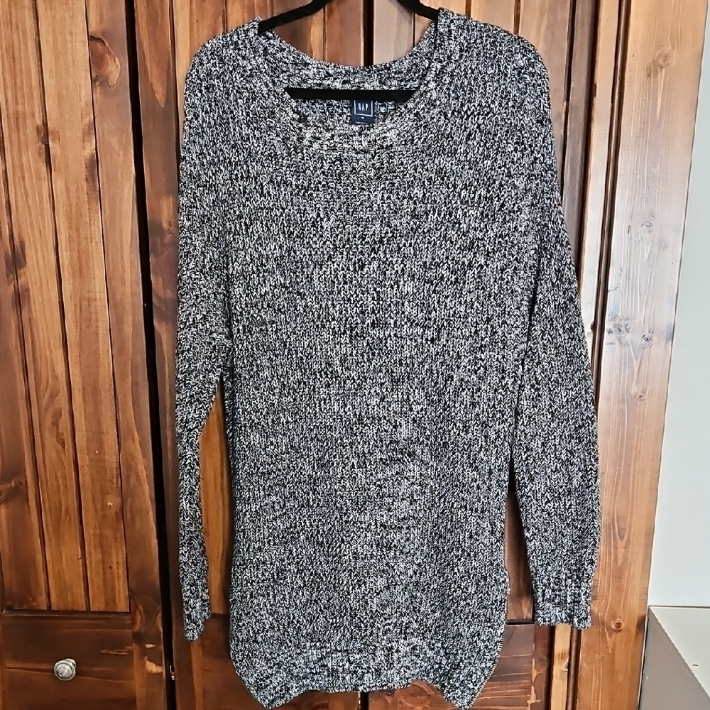 GAP Black and White Crew Neck Sweater with Relaxed Fit